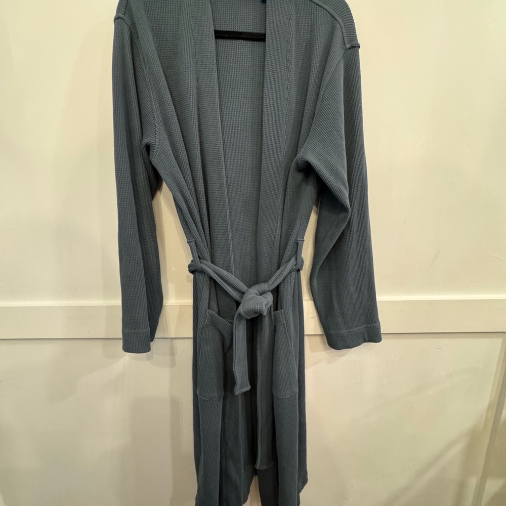 Men’s Blue/Green Waffle Knit Robe Med-Reg